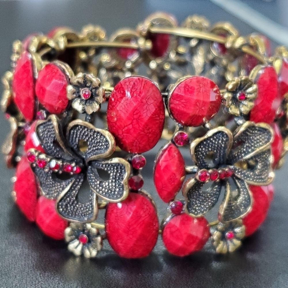 Gold tone red bead bracelet flower chunky statement